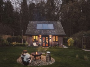 Romantic Owl Cabin with Private Hot Tub on an Organic Farm near Crewkerne, Somerset, England